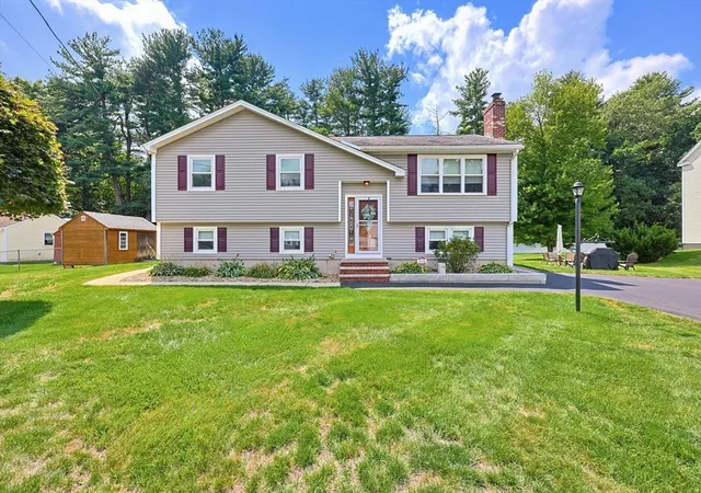 4th image of 19 Bellflower Rd, Billerica, MA 01821 | MLS# 73565479