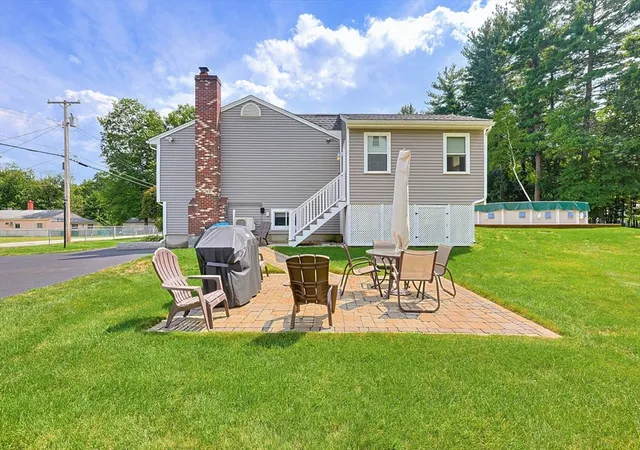 5th image of 19 Bellflower Rd, Billerica, MA 01821 | MLS# 73565479