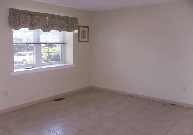 3rd image of 320 Newbury St, Danvers, MA 01923