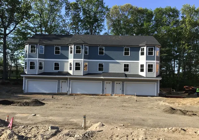 Homes for sale in Holbrook, MA | 299 Quincy St, Building 2 #3, Holbrook, MA 02343 | MLS# 73531538