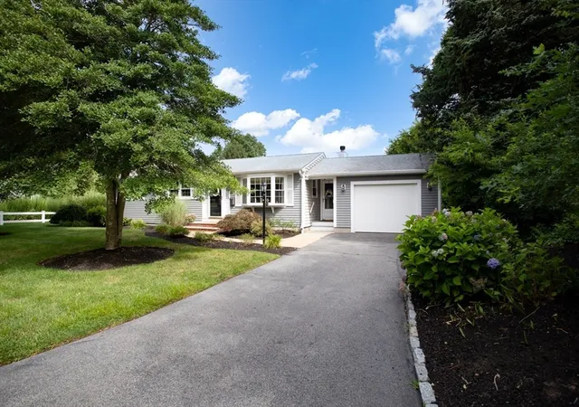 3rd image of 70 Longview Dr, North Dartmouth, MA 02747 | MLS# 73558387