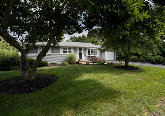 4th image of 70 Longview Dr, North Dartmouth, MA 02747 | MLS# 73558387