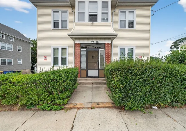 3rd image of 420 Bradford Ave, Fall River, MA 02721 | MLS# 73535006