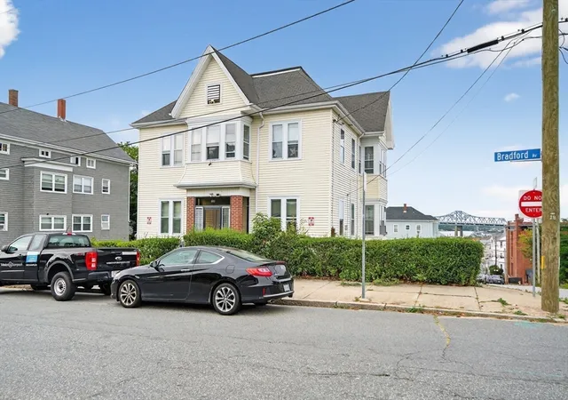 4th image of 420 Bradford Ave, Fall River, MA 02721 | MLS# 73535006