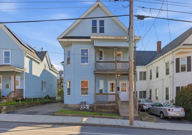 2nd image of 220 University Ave, Lowell, MA 01854 | MLS# 73560004