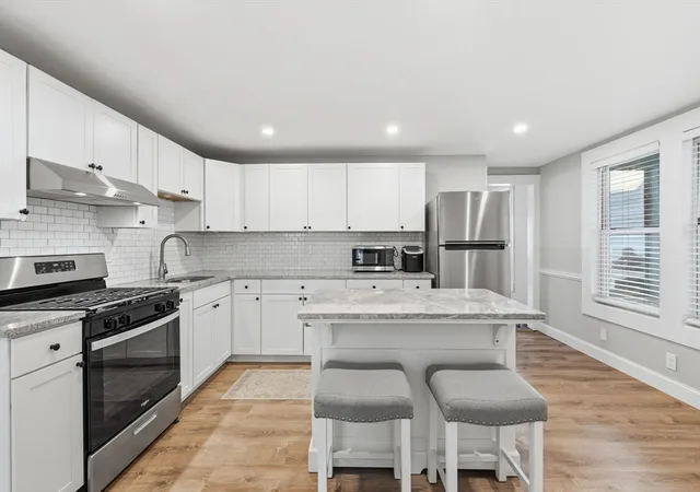 Listing Photo 4 - Condo for sale in building located at 220 University Ave, Lowell, MA 01854
