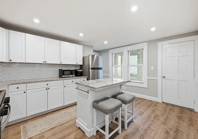 Listing Photo 5 - Condo for sale in building located at 220 University Ave, Lowell, MA 01854