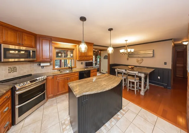 5th image of 4 Oscars Rd, Spencer, MA 01562 | MLS# 73568230
