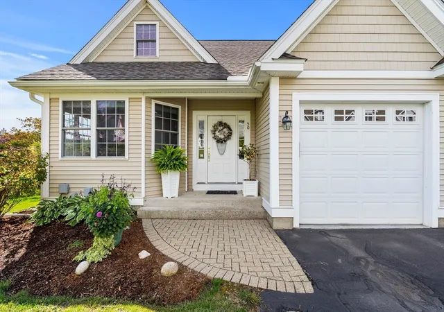 Homes for sale in Uxbridge, MA | 123 Carrington Ln #123, Uxbridge, MA 01569 | MLS# 73504211