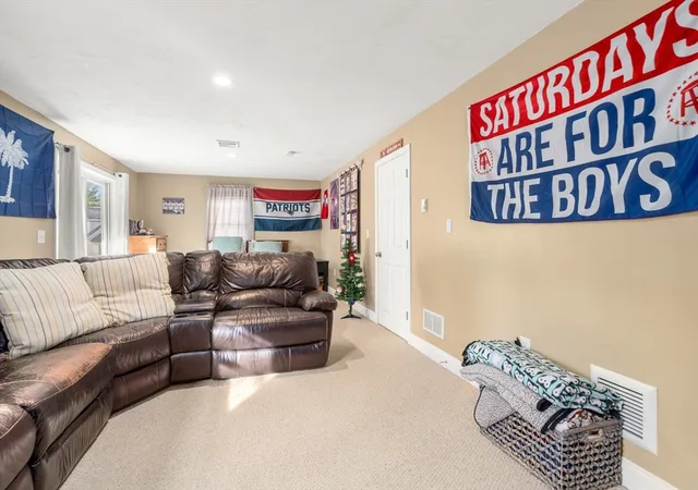 Homes for sale in Uxbridge, MA | 123 Carrington Ln #123, Uxbridge, MA 01569 | MLS# 73504211