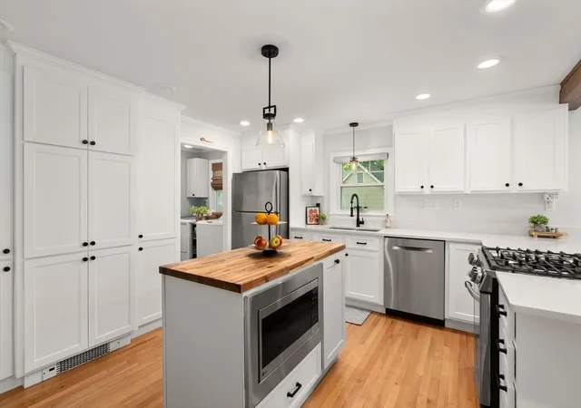 Homes for sale in Wellesley, MA | 3 Berkeley Rd, Wellesley, MA 02482 | MLS# 73529075