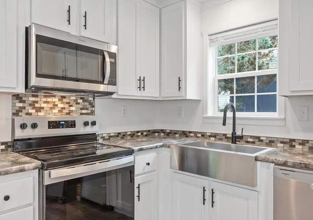 2nd image of 1990 Mass Ave #10, Lunenburg, MA 01462 | MLS# 73543086