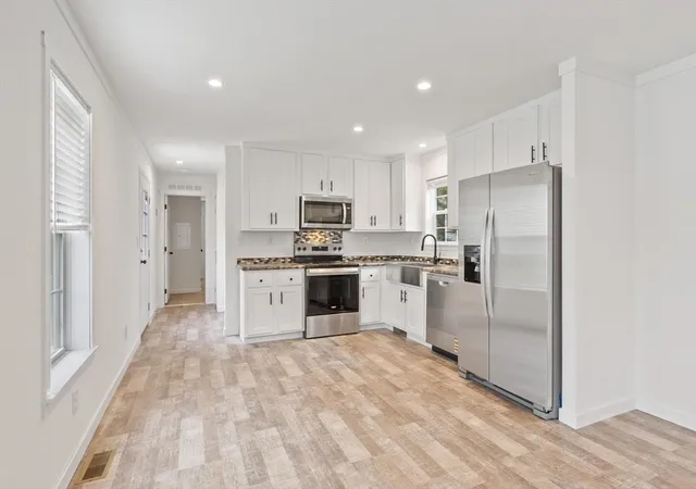 5th image of 1990 Mass Ave #10, Lunenburg, MA 01462 | MLS# 73543086