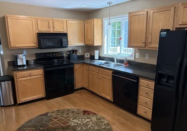 5th image of 16 Walnut Rd, Woodstock, CT 06281 | MLS# 73535868