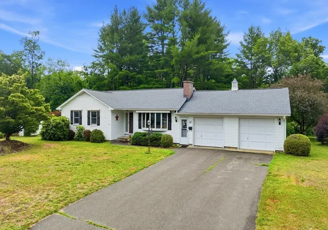 Homes for sale in Northampton, MA | 48 Hickory Dr, Northampton, MA 01062 | MLS# 73541286