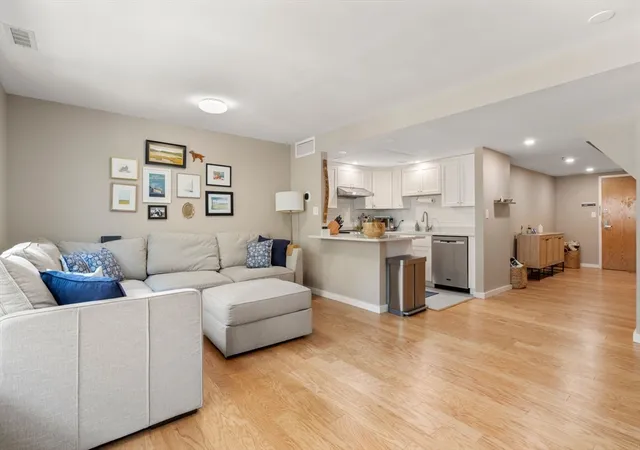 1st image of 376 Commercial Street #2B, Boston, MA 02109 | MLS# 73553879
