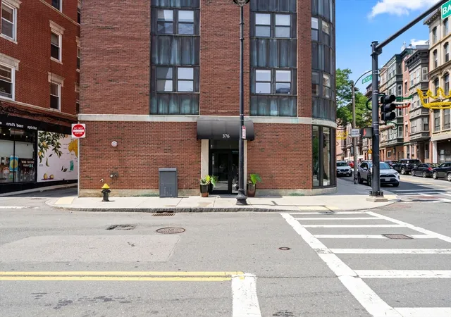 2nd image of 376 Commercial St, Boston, MA 02109