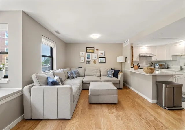 3rd image of 376 Commercial St, Boston, MA 02109