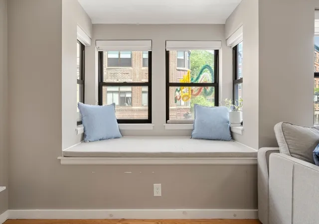 5th image of 376 Commercial St, Boston, MA 02109