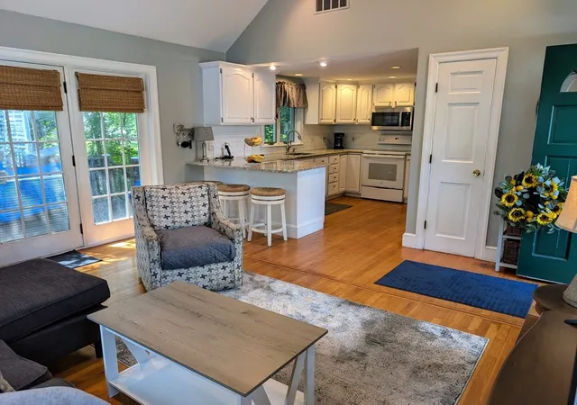 Photo 4 of Sale Pending at 102 Sanford St, Melrose, MA 02176 | MLS# 73558241 | Listing updated on 2026-08-13