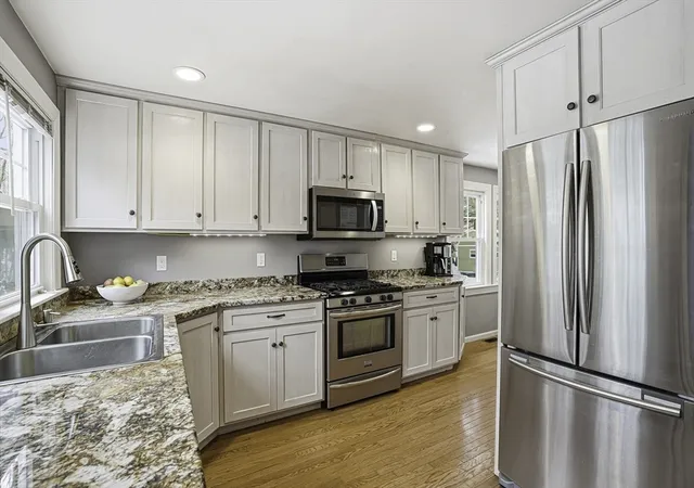 Homes for sale in Hopkinton, MA | 300 W Main Street, Hopkinton, MA 01748 | MLS# 73526593