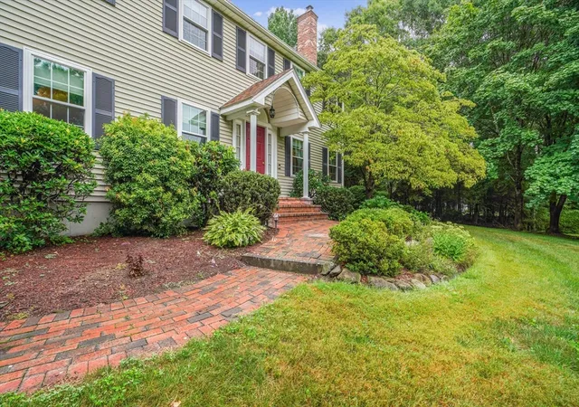 Photo 4 of Sale Pending at 20 King Phillip Dr, Rehoboth, MA 02769 | MLS# 73557978 | Listing updated on 2026-09-03
