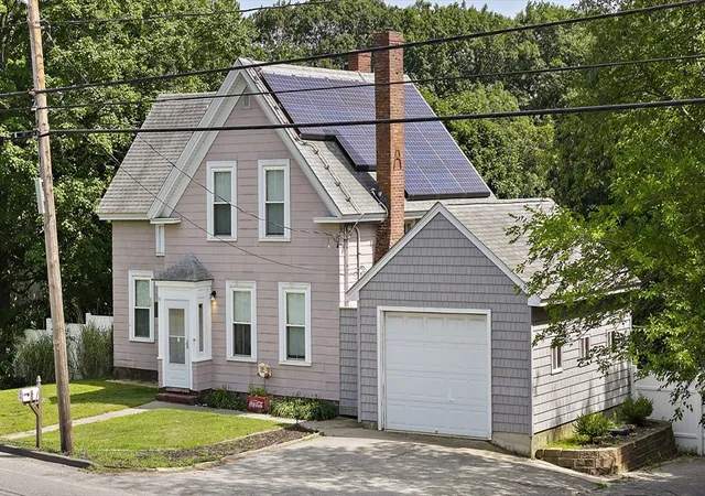 Photo 3 of Single family home for sale at 131 Pleasant Valley St, Methuen, MA 01844 | MLS# 73563931 | Listing updated on 2026-09-14