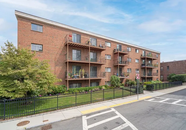 1st image of 26 Waverly St #405, Boston, MA 02135 | MLS# 73567276