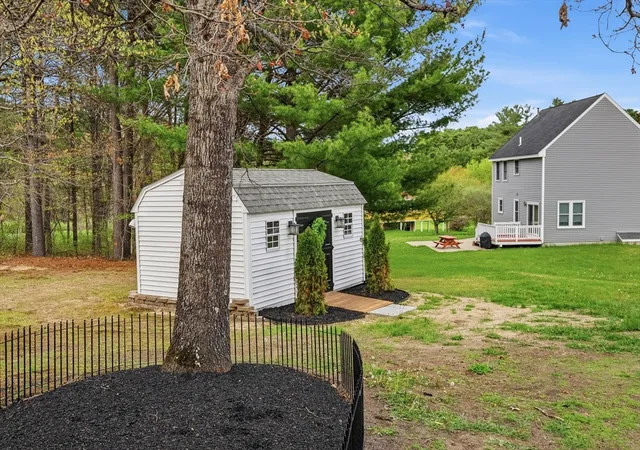 2nd image of 158 Pinecrest Rd, Litchfield, NH 03052 | MLS# 73528460