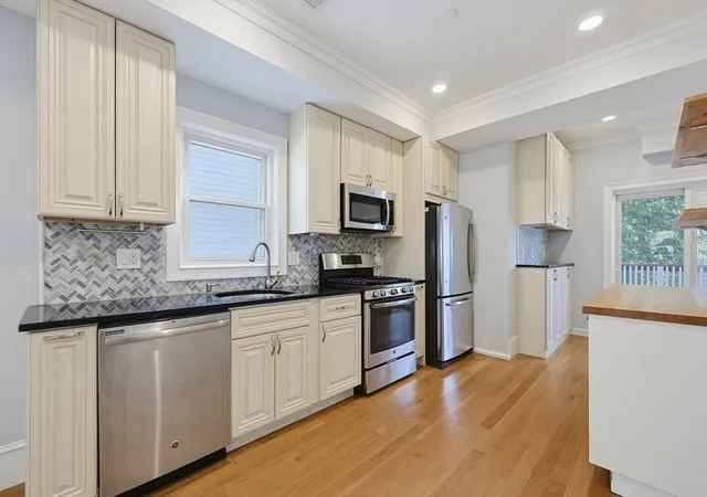 4th image of 4370 Washington St #2, Boston, MA 02131 | MLS# 73534944