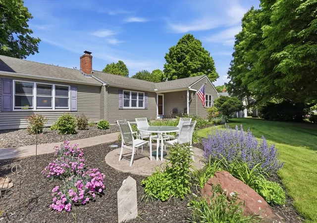 Homes for sale in East Longmeadow, MA | 6 Brynmawr Dr, East Longmeadow, MA 01028 | MLS# 73526162