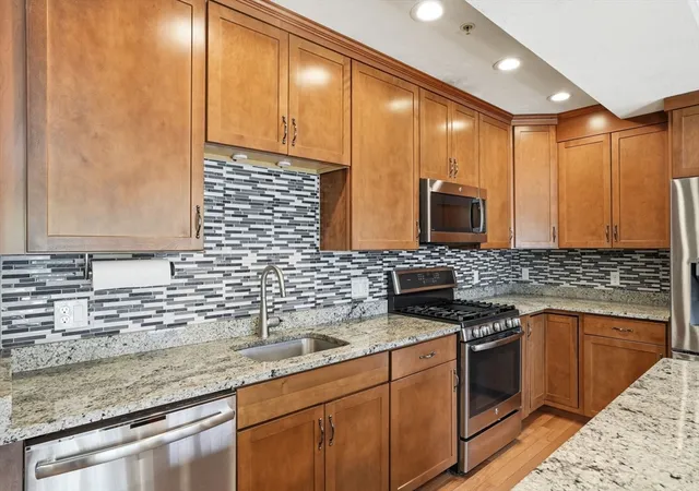 Photo 4 of Condo for sale at 60 Lenox St #11, Norwood, MA 02062 | MLS# 73515885 | Listing updated on 2026-09-12