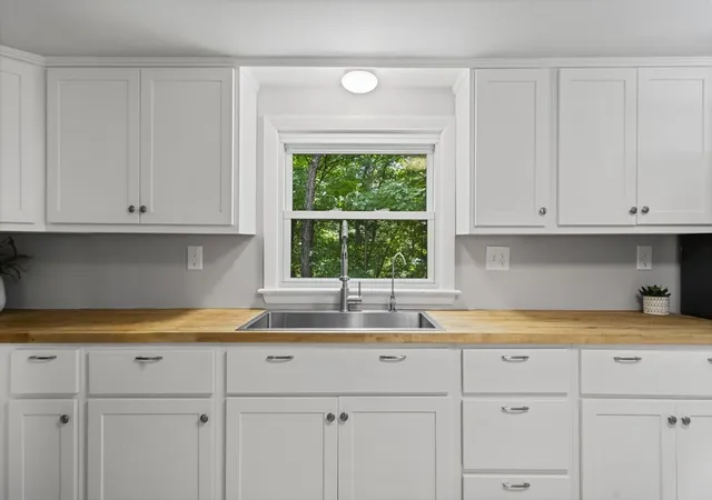 4th image of 140 Highland Ave, Russell, MA 01071 | MLS# 73540170