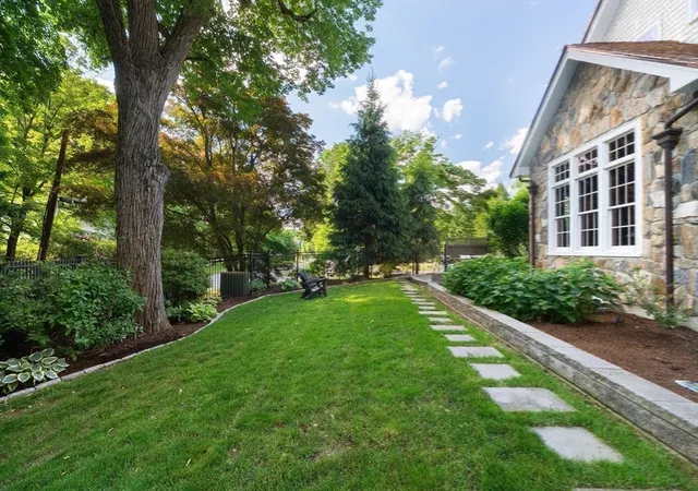 5th image of 8 Valley Road, Wellesley Hills, MA 02481 | MLS# 73540282