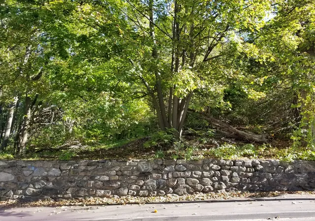 Photo 3 of Sale Pending at 27 Jefferson St, Marlborough, MA 01752 | MLS# 72238346 | Listing updated on 2025-09-02