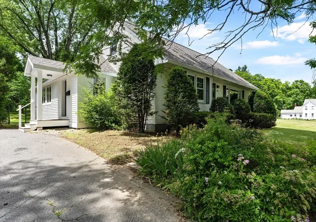 Homes for sale in Easthampton, MA | 183 Park St, Easthampton, MA 01027 | MLS# 73539802