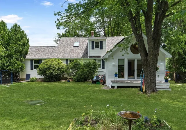 Homes for sale in Easthampton, MA | 183 Park St, Easthampton, MA 01027 | MLS# 73539802