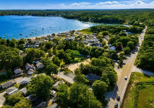 2nd image of 12 Hideaway Vlg, Buzzards Bay, MA 02532