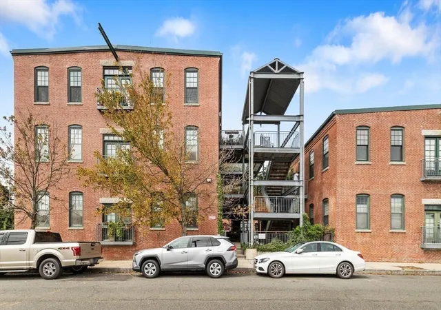 Homes for sale in Chelsea, MA | 60 Dudley St #32, Chelsea, MA 02150 | MLS# 73492087