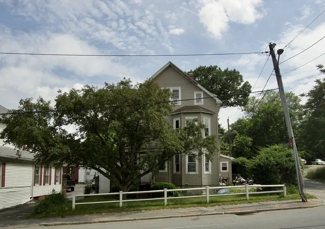 2nd image of 696 Grafton St, Worcester, MA 01604 | MLS# 73534227