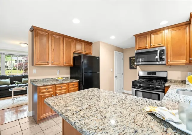 5th image of 36 Willowdale Rd #B, Tyngsboro, MA 01879 | MLS# 73541484