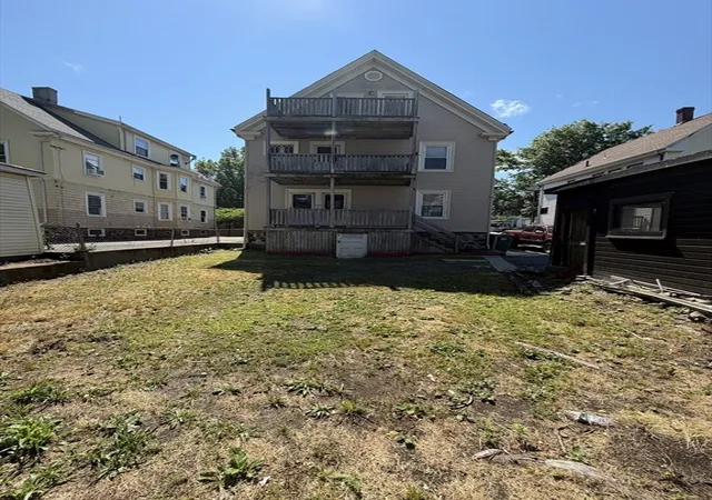 Listing Photo 4 - Condo for sale in building located at 31-33 Hollingsworth St, Lynn, MA 01902
