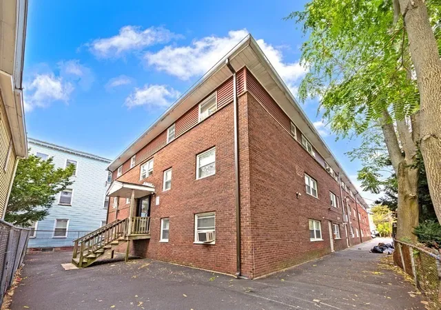 3rd image of 108 Franklin St, Lynn, MA 01902 | MLS# 73504665
