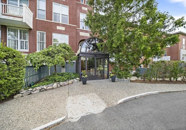 Photo 2 of Sale Pending at 100 Parks St #18, Duxbury, MA 02332 | MLS# 73570183 | Listing updated on 2026-10-02