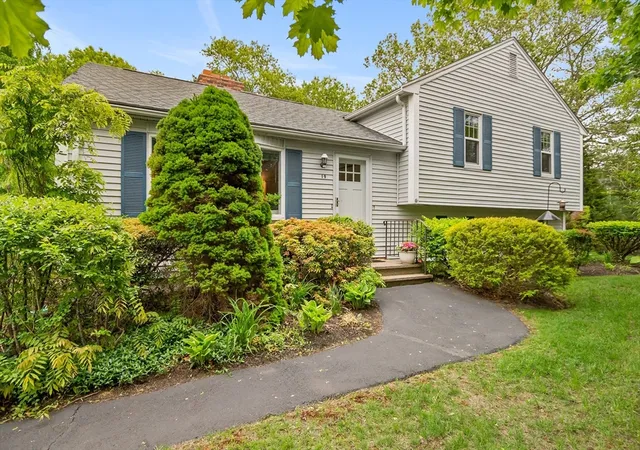 1st image of 19 Hood Dr, Plymouth, MA 02360 | MLS# 73543014