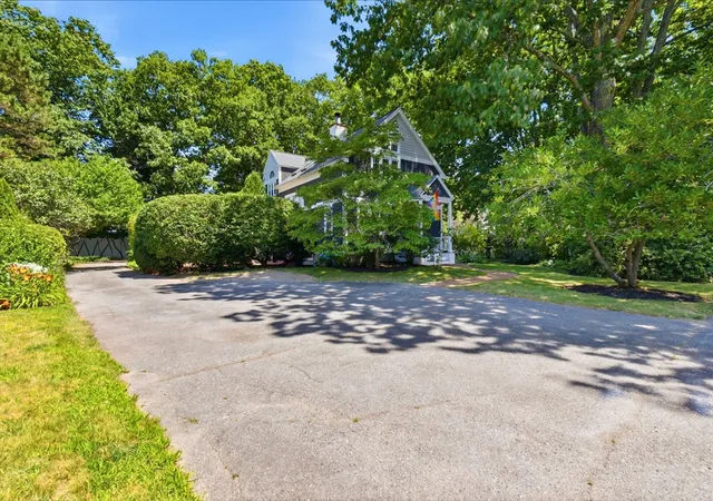 2nd image of 2 Coombs Cir, Newburyport, MA 01950