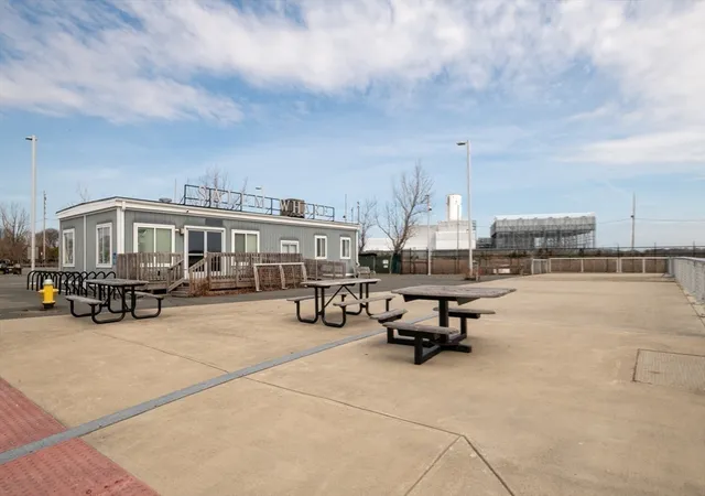 33rd image of 96 Derby Street #1, Salem, MA 01970 | MLS# 73494515