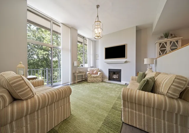 1st image of 100 Parks St #18, Duxbury, MA 02332 | MLS# 73550105