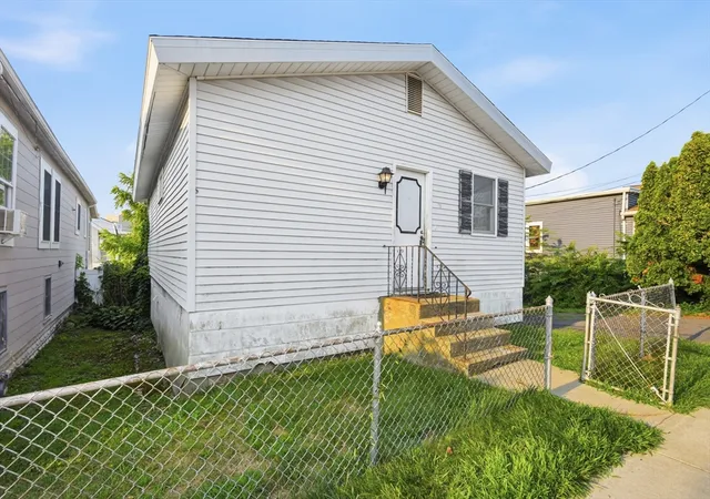 3rd image of 66 Calumet St, Revere, MA 02151 | MLS# 73563001