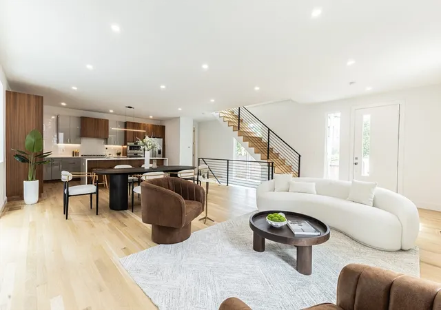 3rd image of 95 Griswold St, Cambridge, MA 02139